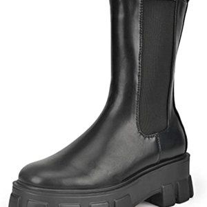 NEW IN BOX! SIZE 8 READYSALTED Women's Mid Calf Cleated Chunky Platform High Ank